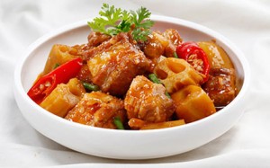 Sườn kho củ cải